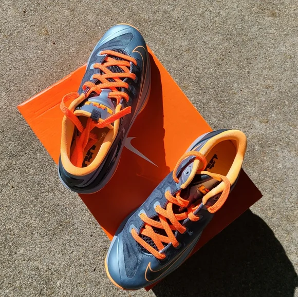 Nike Max LeBron Xi low (GS) size 7Y Lt mgnt Grey, dark midnight Grey and Mango - Picture 3 of 5